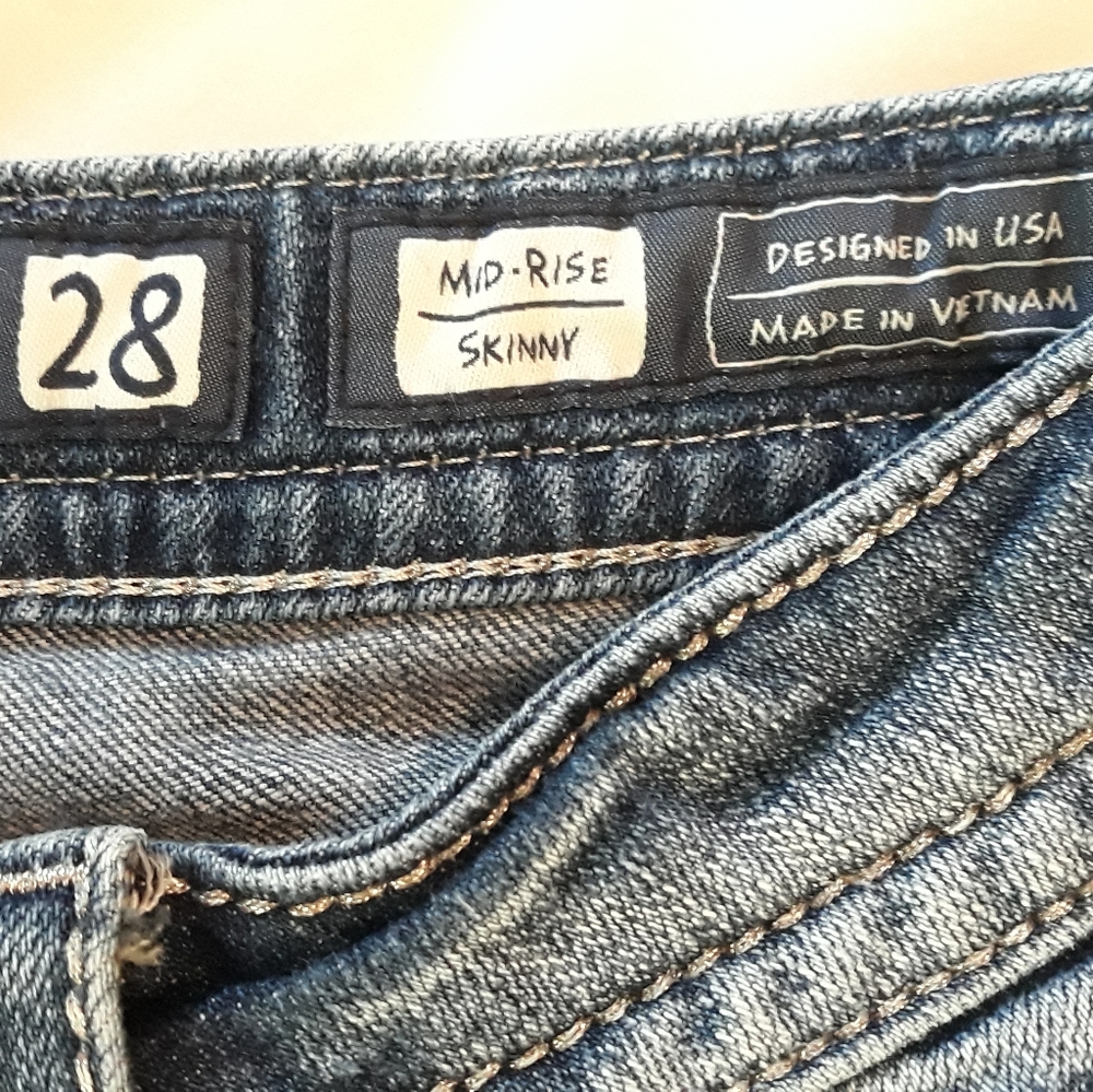 Miss Me size 28 mid rise skinny